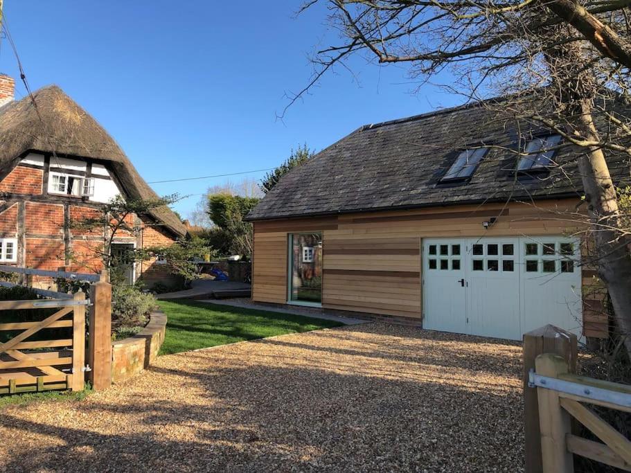 Stylish Cottage In The Pewsey Vale Marlborough Extérieur photo